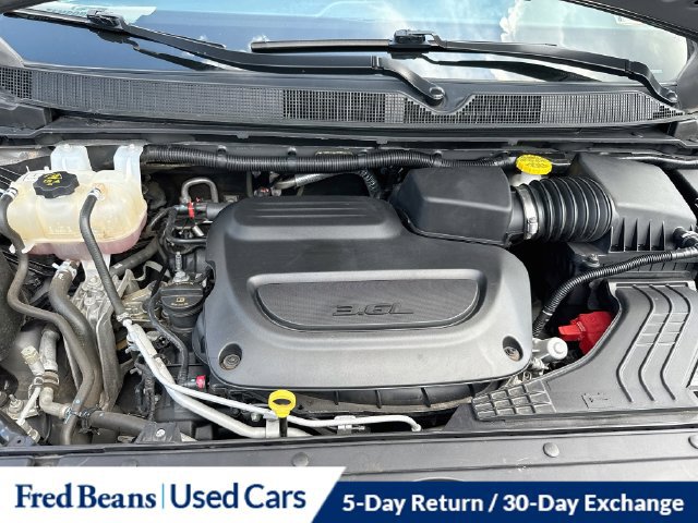 Used 2023 Chrysler Pacifica Touring-L FWD image 36