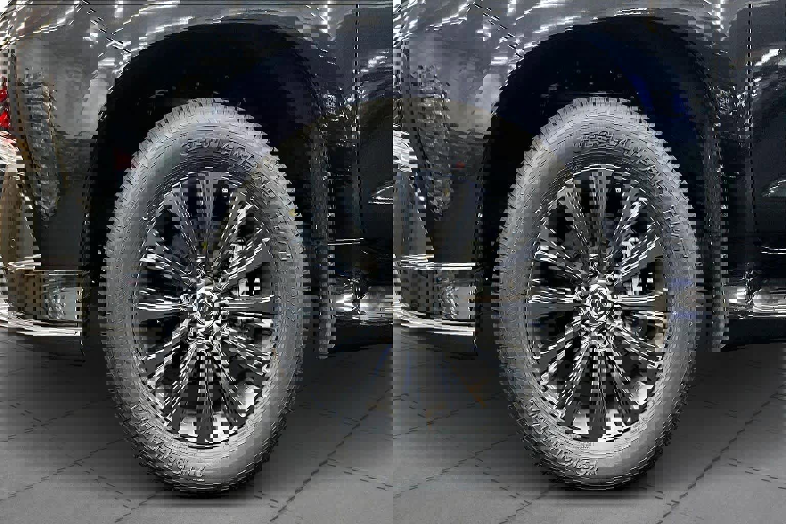 Used 2023 Lexus GX 460 Premium w/ Accessory Package image 11