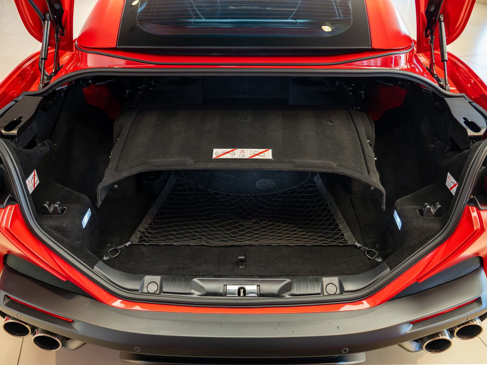 Used 2020 Ferrari Portofino RWD image 24