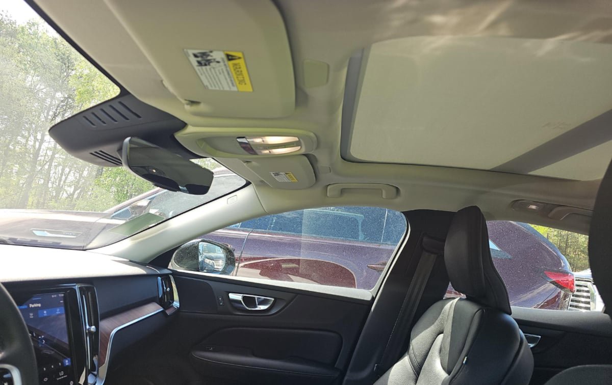 Used 2023 Volvo S60 T8 Plus AWD/4WD image 10
