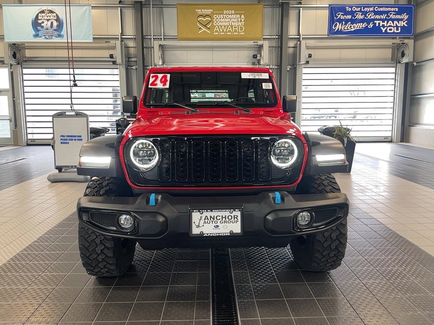 Used 2024 Jeep Wrangler Unlimited AWD/4WD image 11