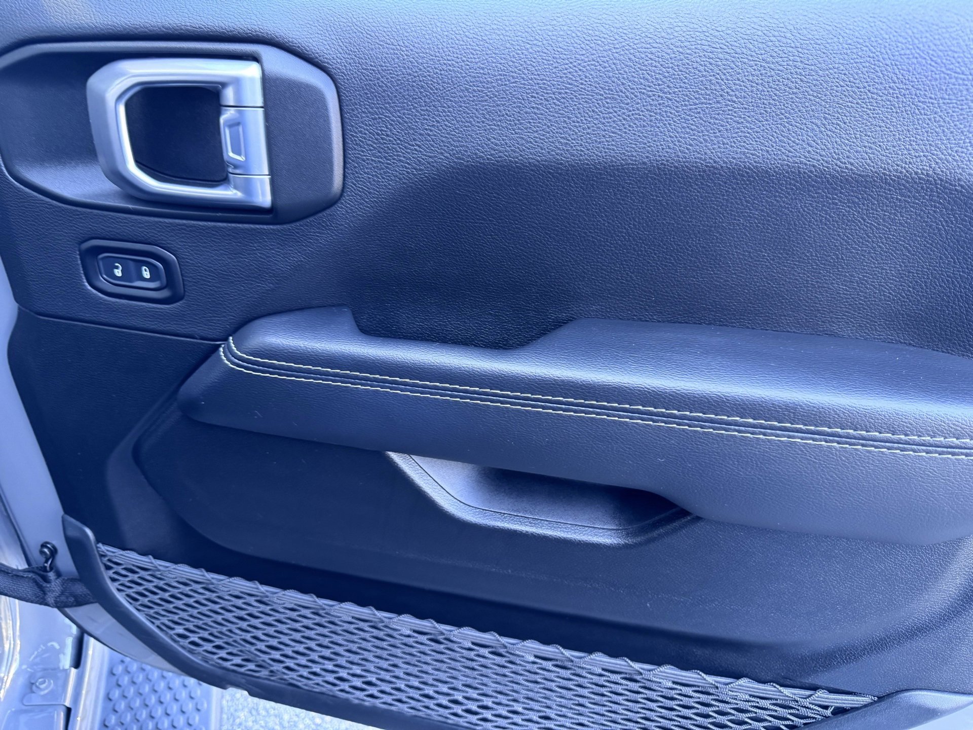 Used 2021 Jeep Wrangler Unlimited Sahara w/ Uconnect 4C Nav & Sound Group image 15