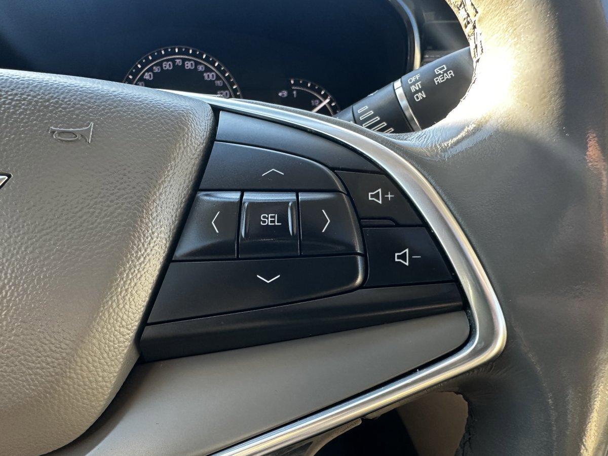 Used 2018 Cadillac XT5 Premium Luxury image 40