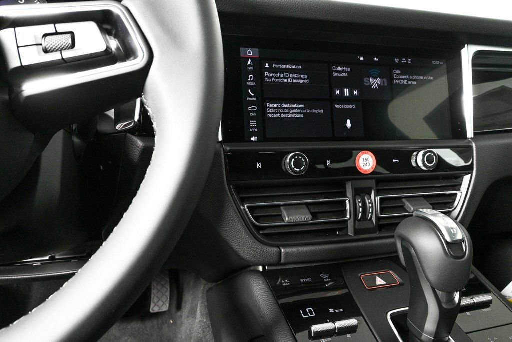 Certified 2026 Porsche Macan image 12