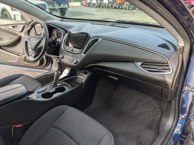 Used 2019 Chevrolet Malibu LT w/ Driver Confidence Package image 18