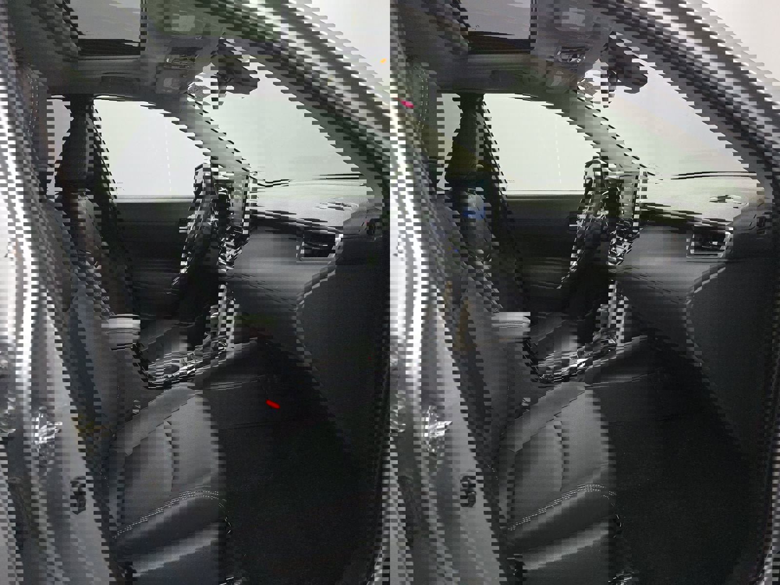 Used 2022 Toyota Corolla Cross XLE w/ Convenience Package image 9