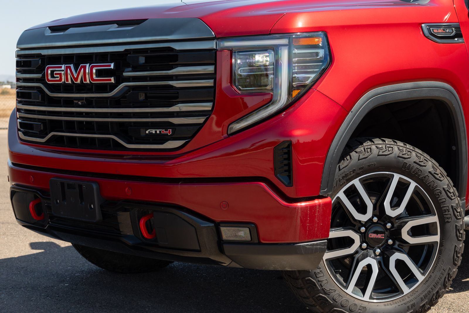 Used 2023 GMC Sierra 1500 AT4 w/ AT4 Preferred Package AWD/4WD image 8