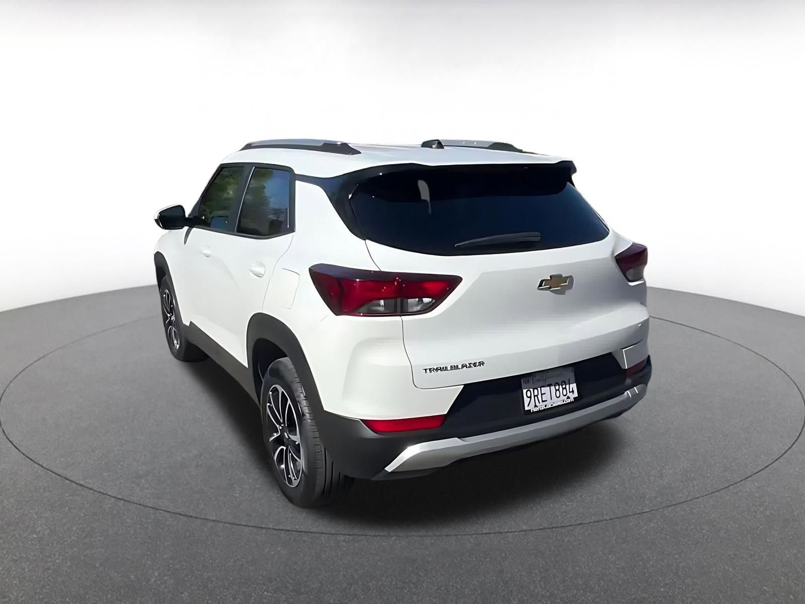 Used 2025 Chevrolet TrailBlazer LT FWD image 11