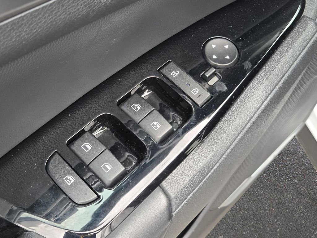 Used 2023 Kia Sportage EX image 30