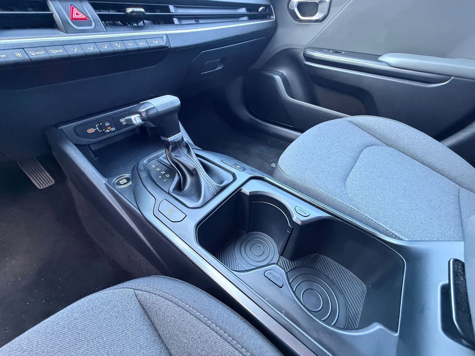 Used 2025 Kia K4 LXS image 39