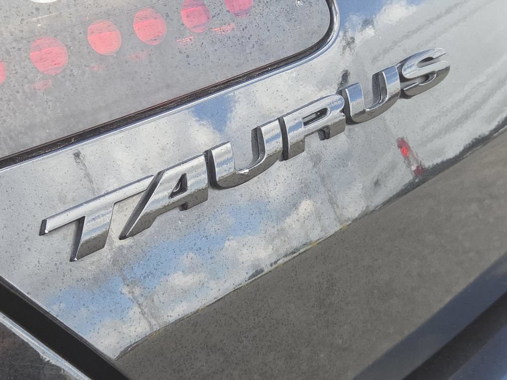 Used 2014 Ford Taurus SE FWD image 29