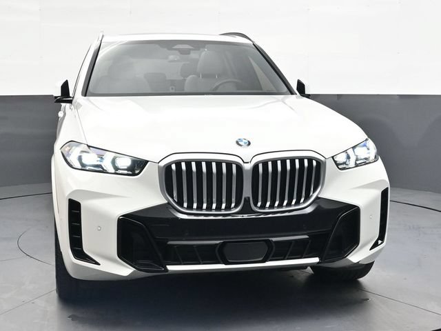 Used 2025 BMW X5 xDrive40i w/ M Sport Package AWD/4WD image 11