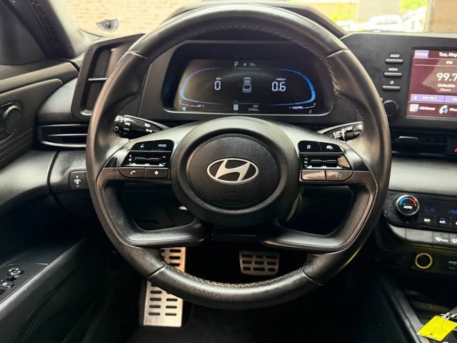 Used 2025 Hyundai Elantra Sport FWD image 15