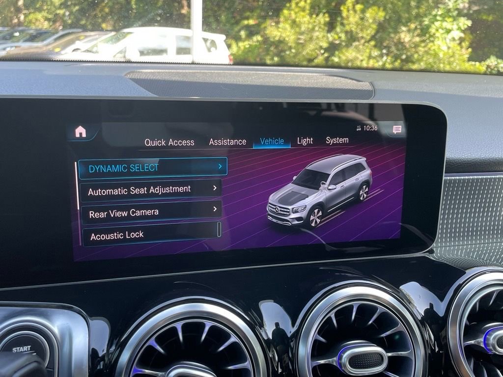 Used 2021 Mercedes-Benz GLB 250 4MATIC w/ Premium Package image 19