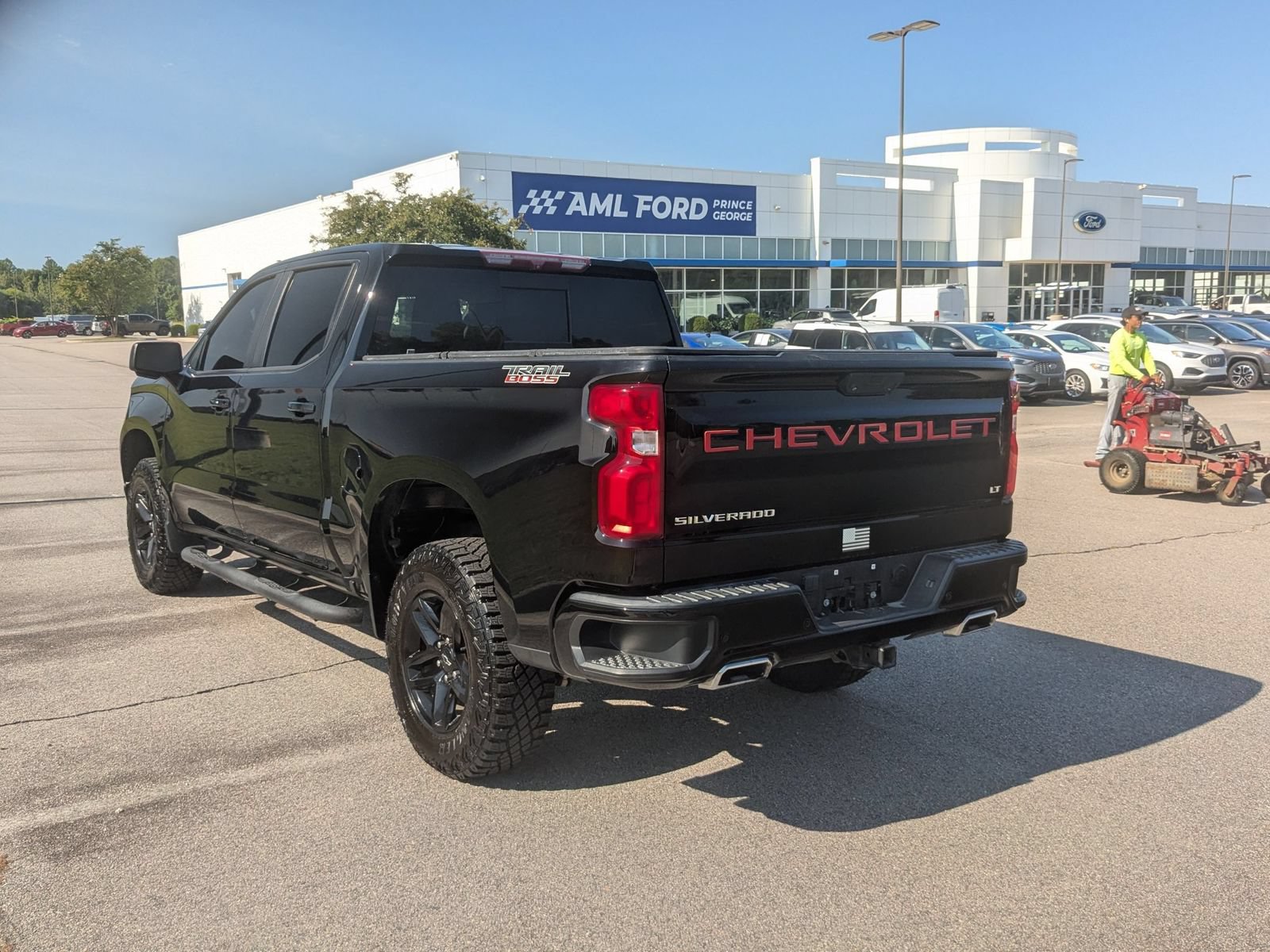 Used 2022 Chevrolet Silverado 1500 LT Trail Boss w/ Convenience Package II AWD/4WD image 5