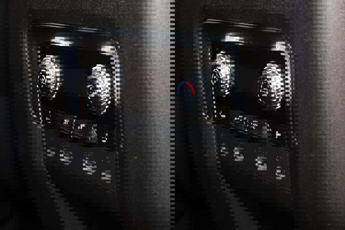 Used 2021 GMC Yukon XL Denali w/ Advanced Technology Package image 15