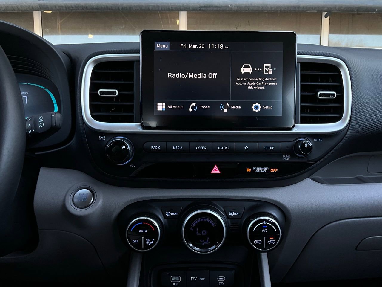 Used 2025 Hyundai Venue SEL image 26