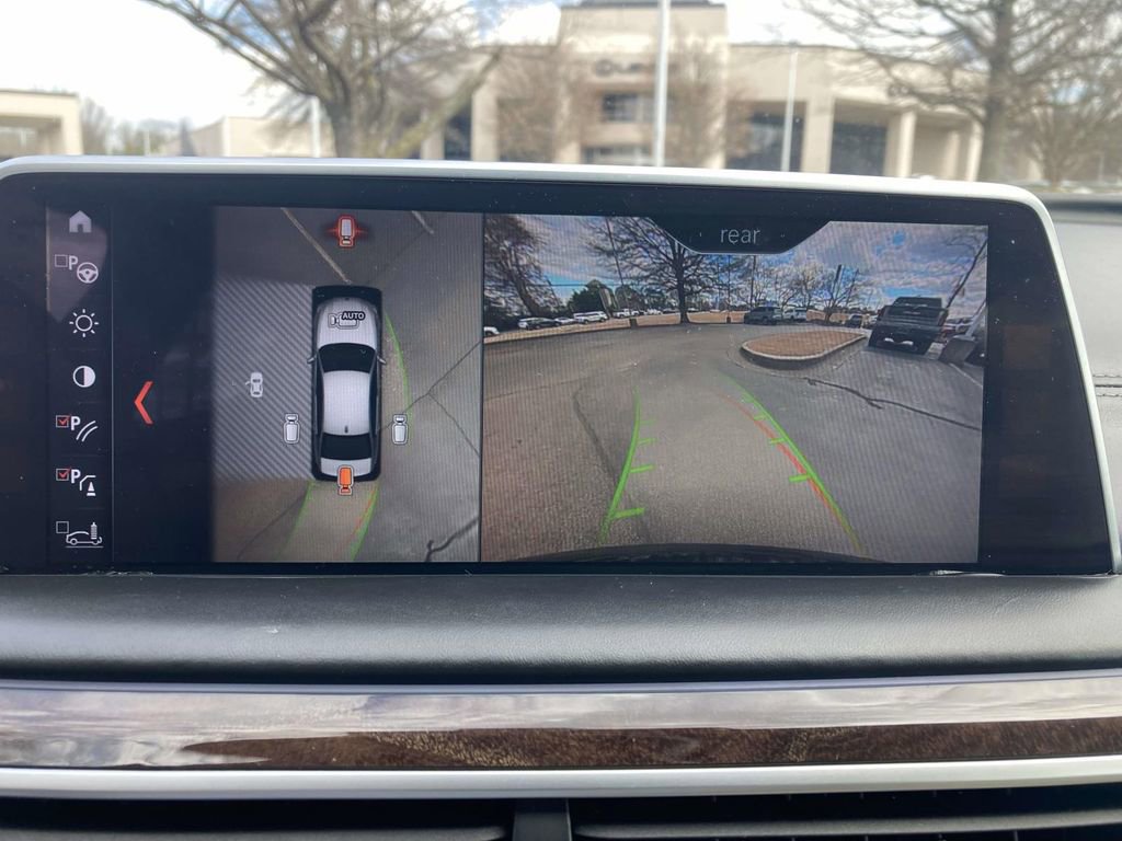 Used 2019 BMW 750i image 15
