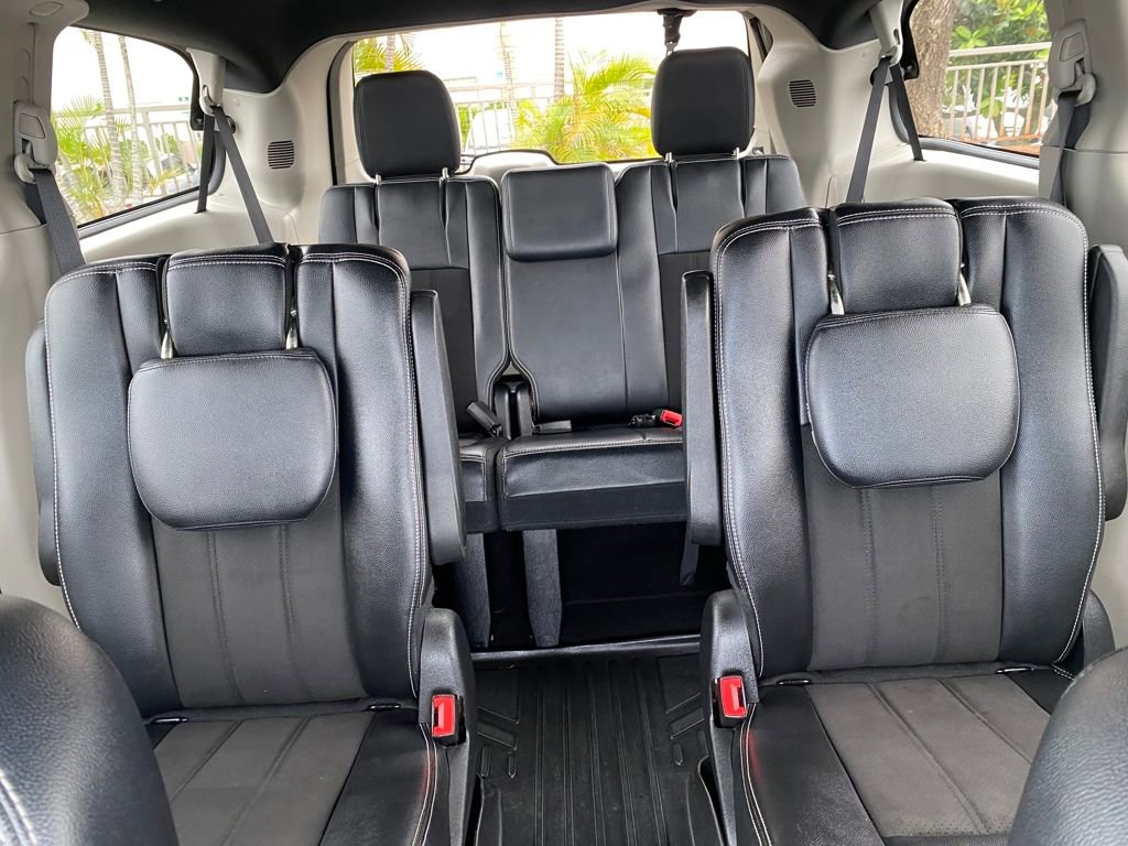 Used 2019 Dodge Grand Caravan SXT w/ Mopar Premium Addition Group image 36