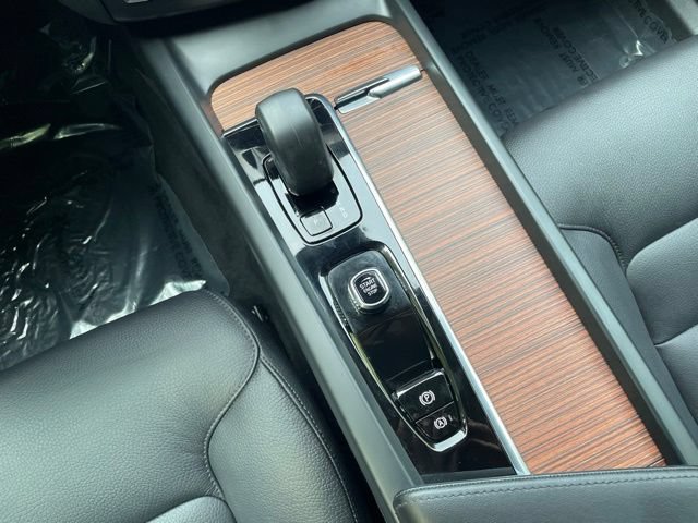 Certified 2024 Volvo XC60 B5 Plus AWD/4WD image 23