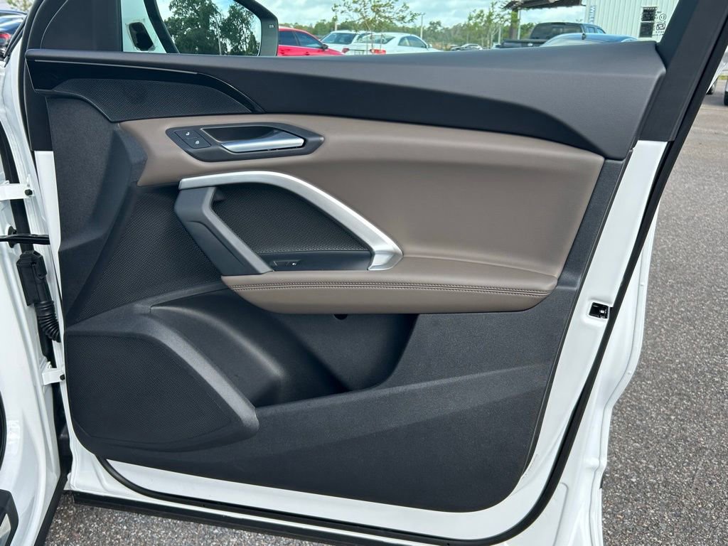 Used 2025 Audi Q5 Premium w/ Convenience Package image 42