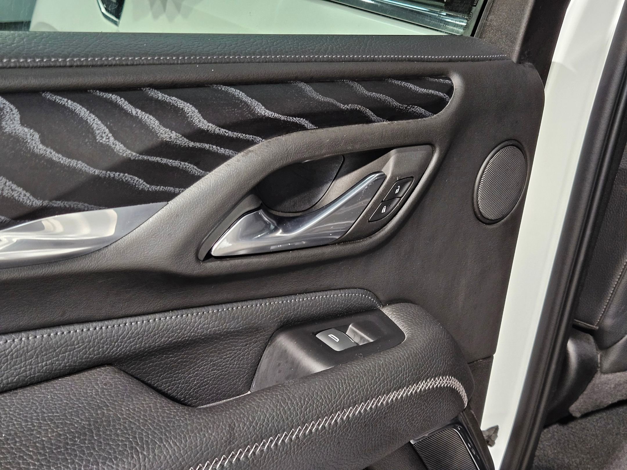 Used 2023 GMC Yukon Denali image 36