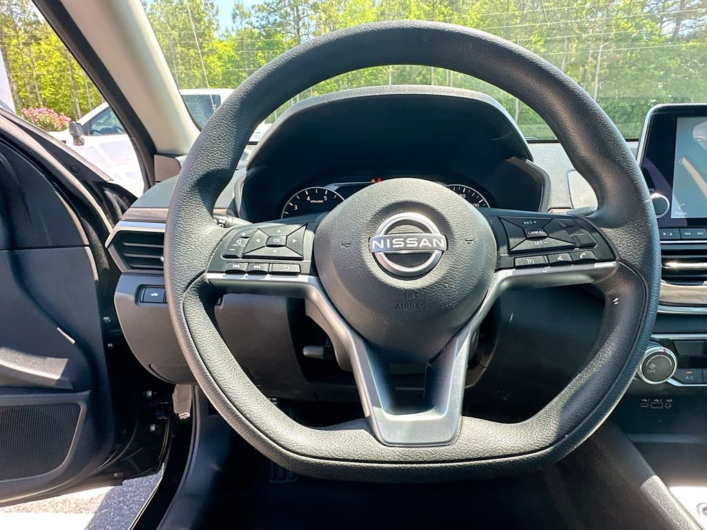 Used 2024 Nissan Altima 2.5 SV FWD image 18