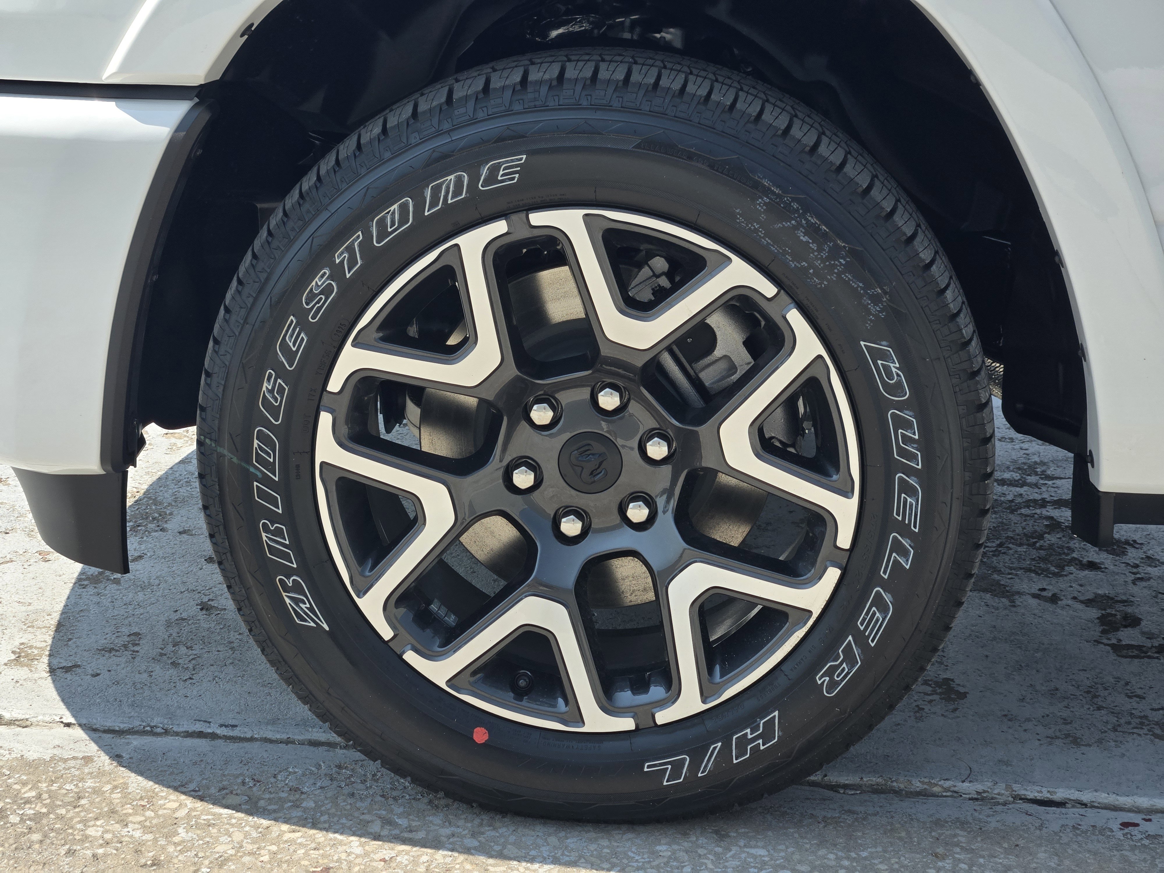 New 2026 RAM 1500 Laramie AWD/4WD image 10