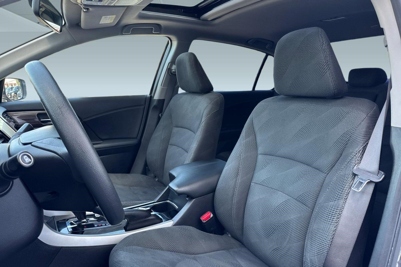 Used 2017 Honda Accord EX image 23