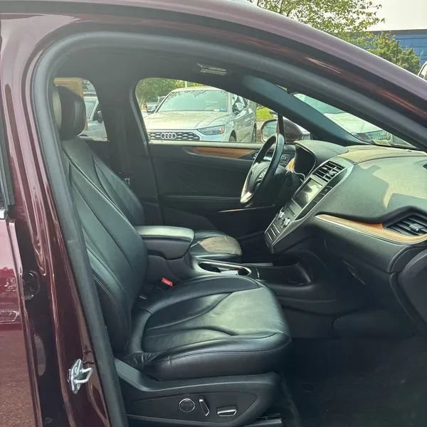 Used 2019 Lincoln MKC Reserve AWD/4WD image 17