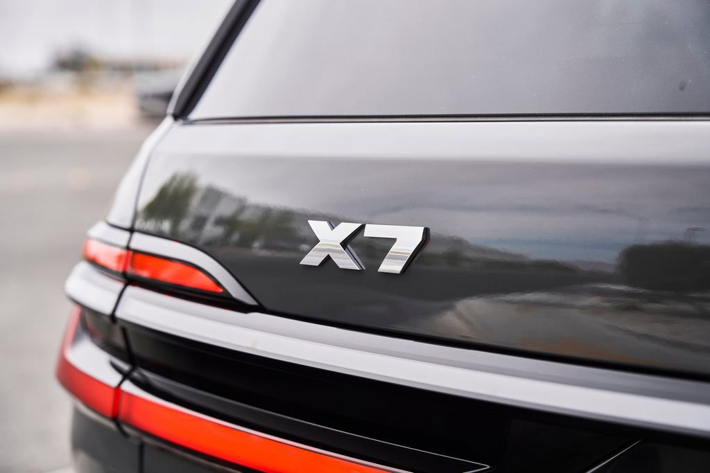 Used 2026 BMW X7 M60i image 11