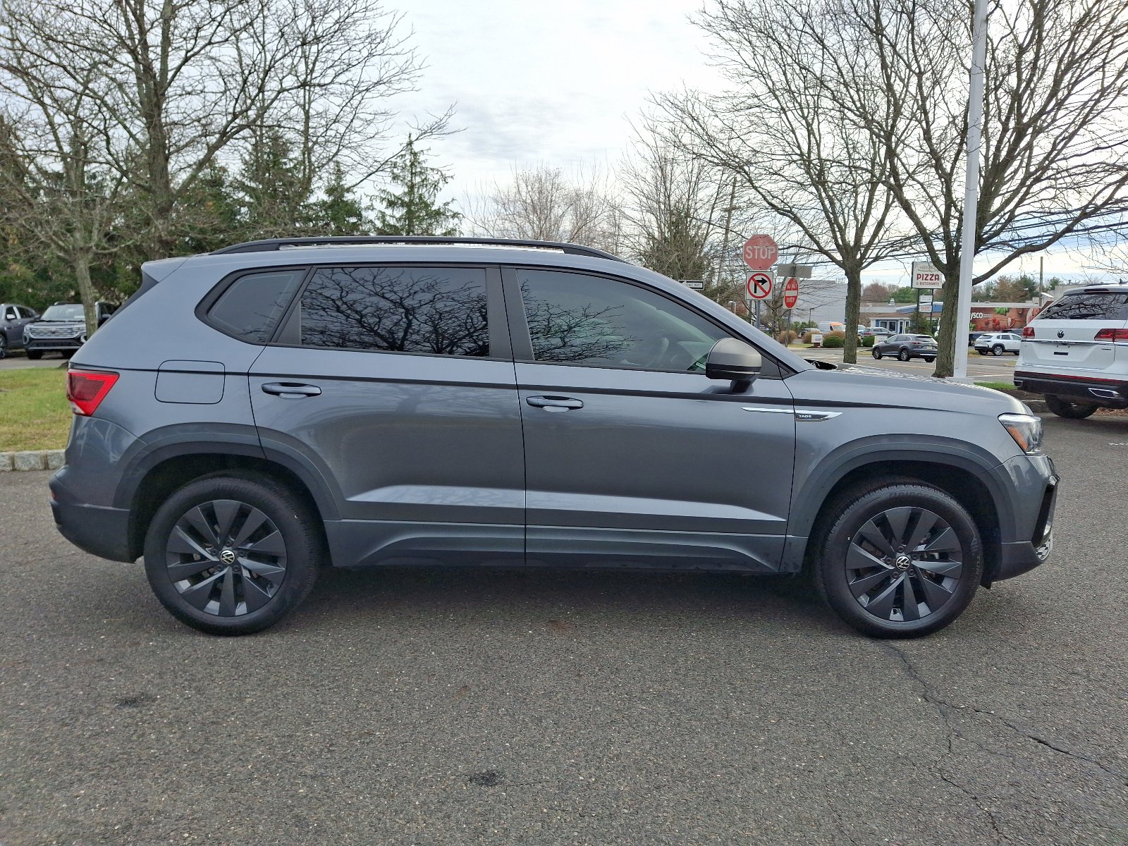 Certified 2022 Volkswagen Taos S image 7