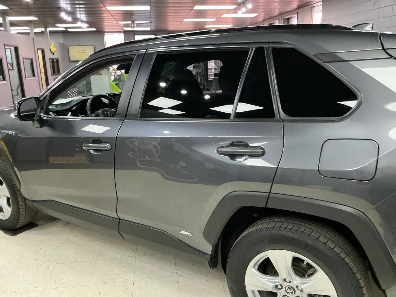 Used 2019 Toyota RAV4 LE AWD/4WD image 32