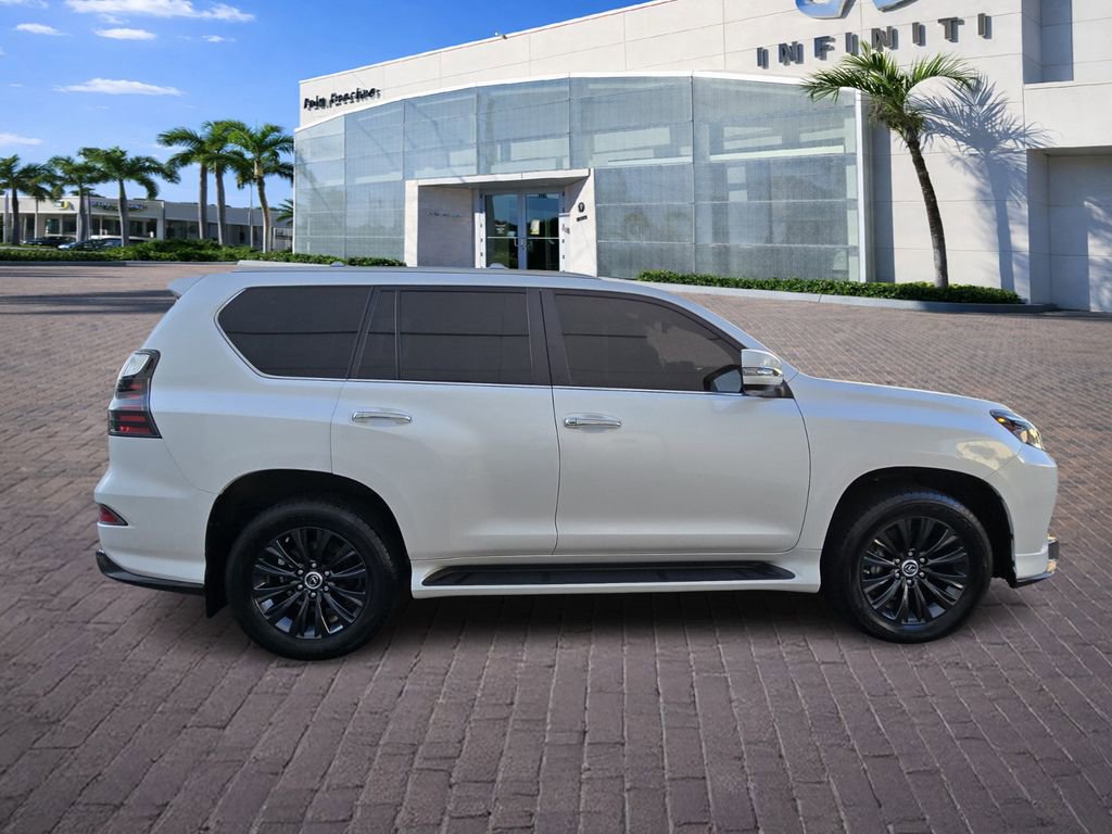 Used 2023 Lexus GX 460 Luxury w/ Sport Design Package image 8