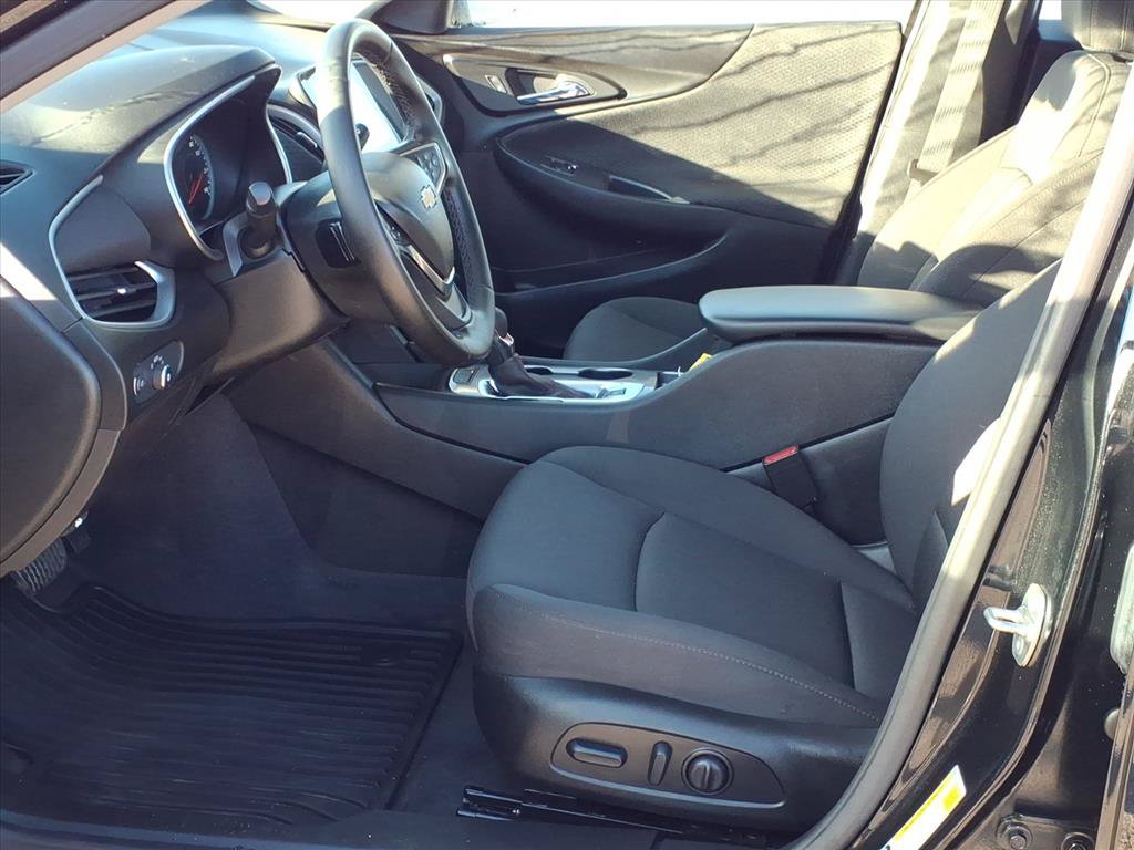 Used 2024 Chevrolet Malibu RS FWD image 3