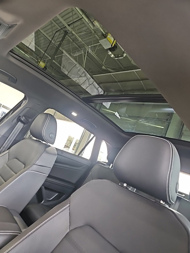 New 2026 Volkswagen Atlas Cross Sport SEL R-Line image 30