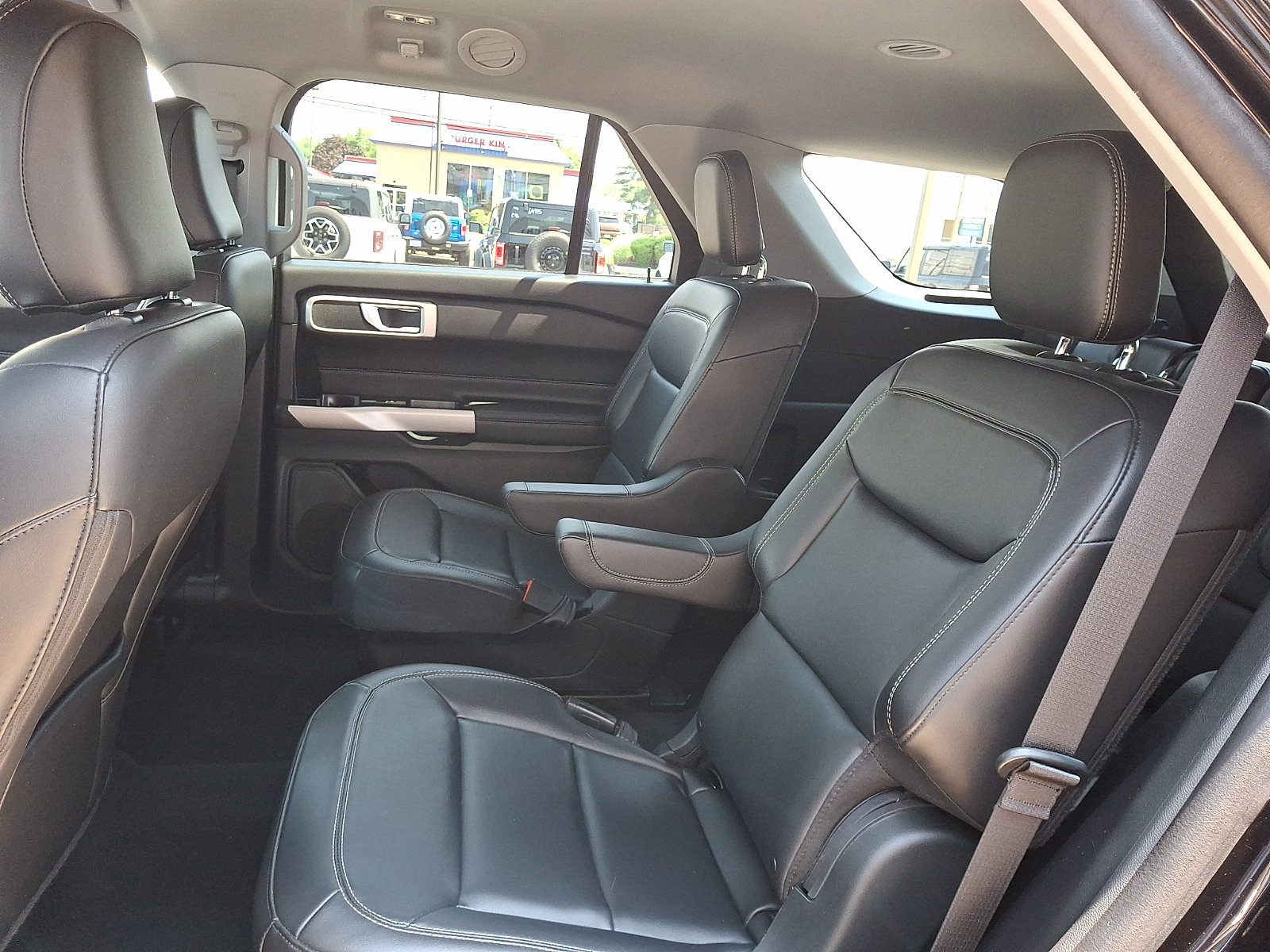 Certified 2023 Ford Explorer XLT w/ Equipment Group 202A AWD/4WD image 11