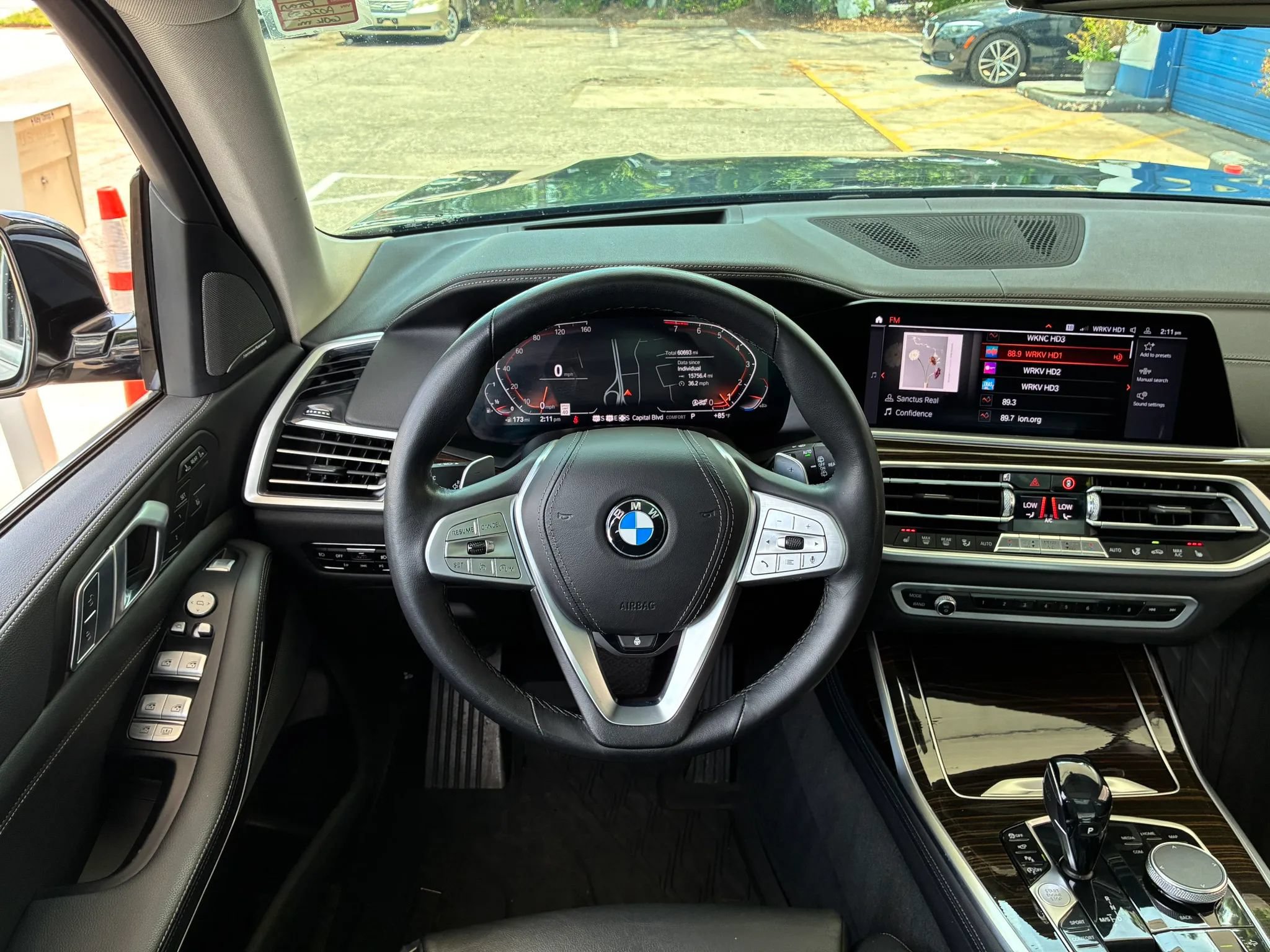 Used 2020 BMW X7 xDrive40i w/ Premium Package AWD/4WD image 13