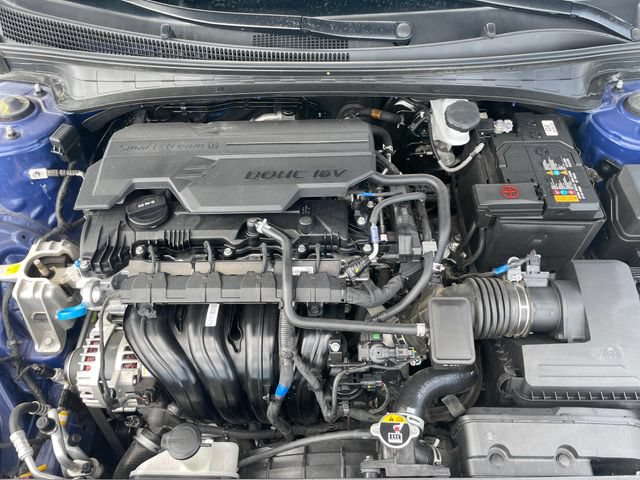 Used 2025 Hyundai Elantra SEL FWD image 32