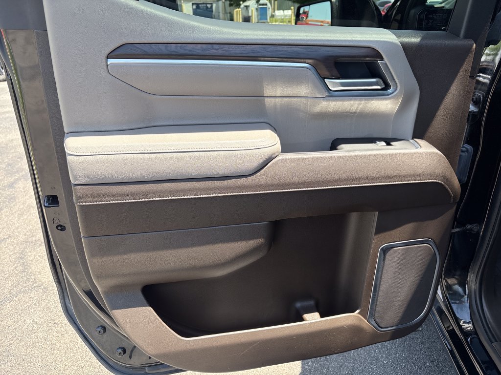 Certified 2025 GMC Sierra 1500 4x4 Crew Cab SLT image 31