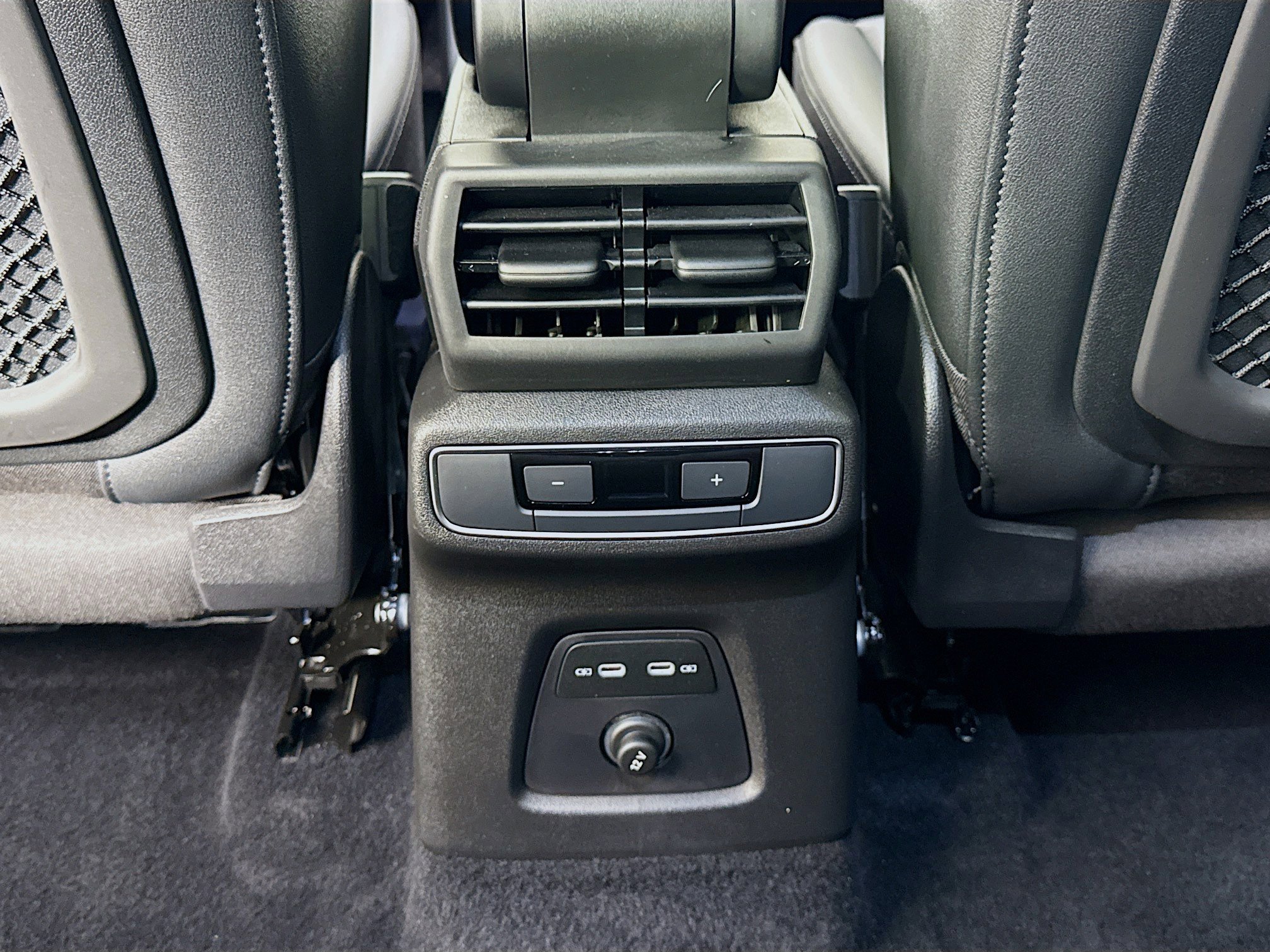 Used 2023 Audi Q4 e-tron Premium Plus w/ Premium Plus image 27