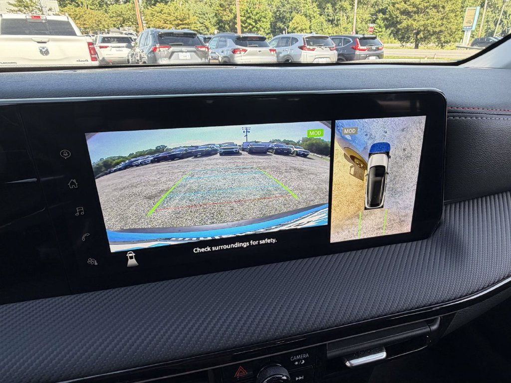 Used 2025 Nissan Kicks SR w/ Illumination Package AWD/4WD image 18
