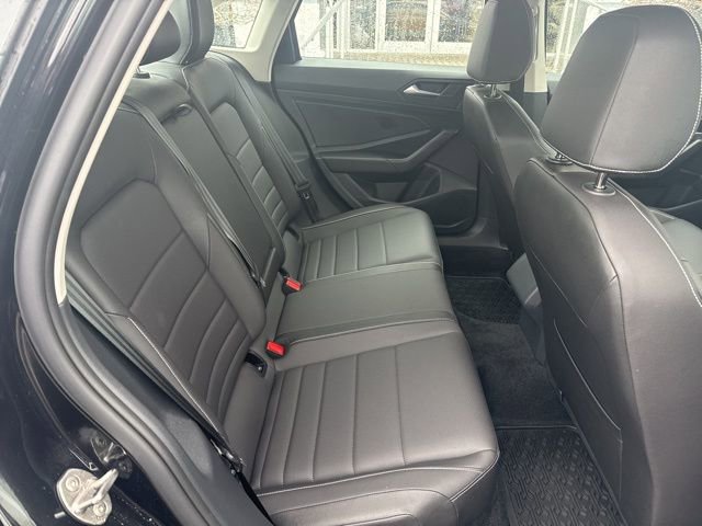 Used 2024 Volkswagen Jetta SE image 29