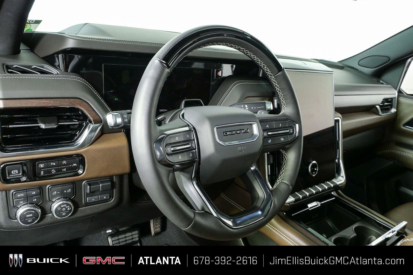 Used 2025 GMC Yukon XL Denali Ultimate w/ LPO, Floor Liner Package AWD/4WD image 4