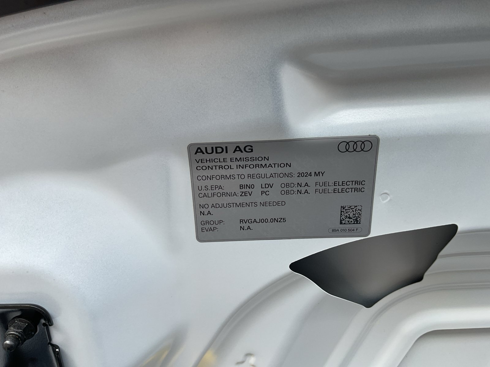 Used 2024 Audi Q4 e-tron Premium Plus w/ Premium Plus AWD/4WD image 24