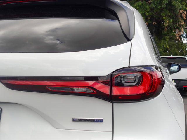 Used 2024 MAZDA CX-90 Plug-In Hybrid w/ Premium Plus AWD/4WD image 6