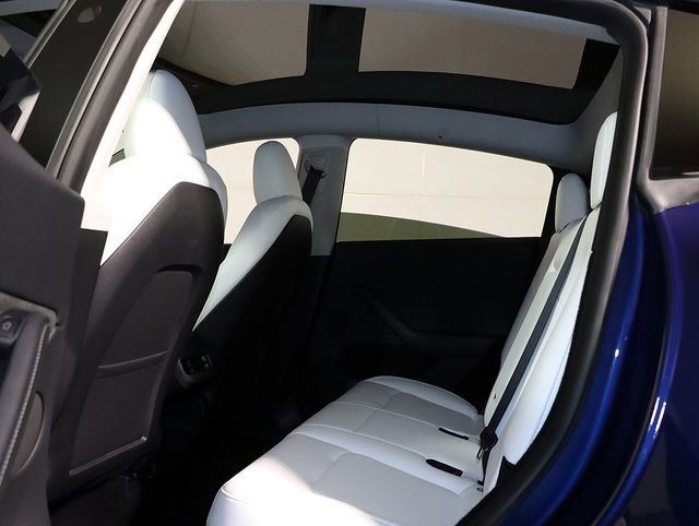 Used 2024 Tesla Model Y Performance image 14