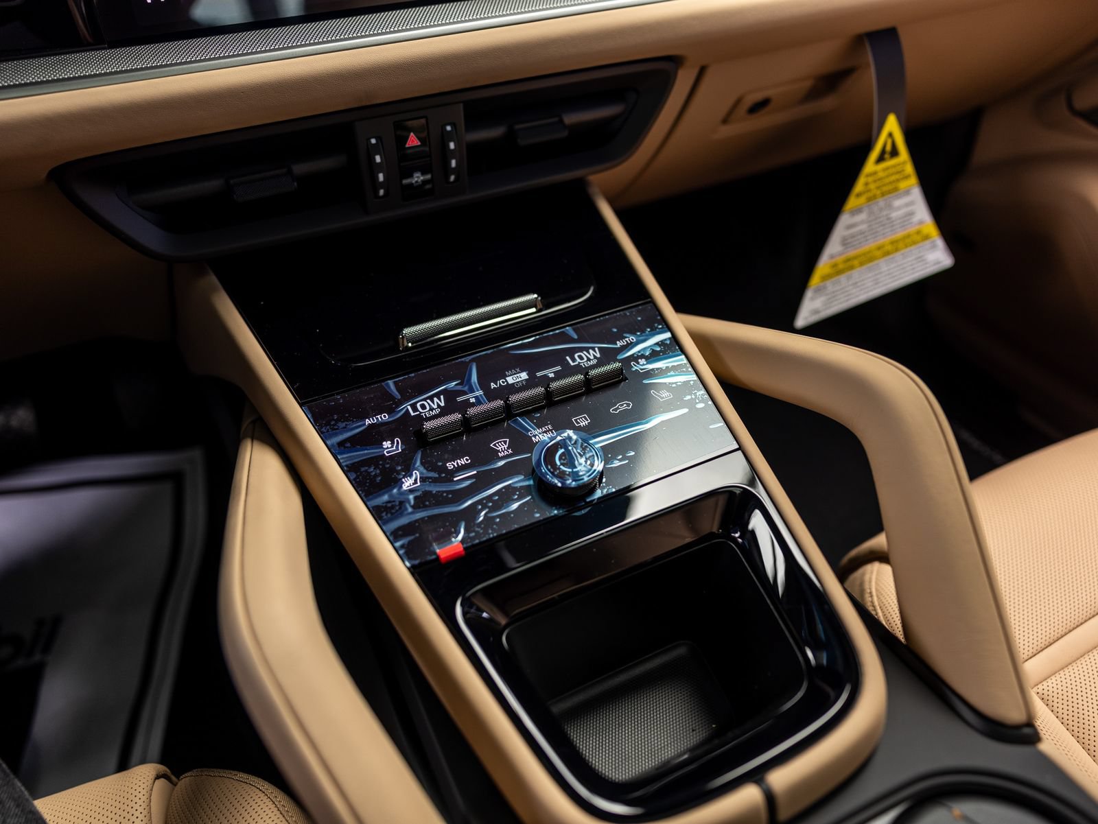 New 2026 Porsche Cayenne Coupe AWD/4WD image 33