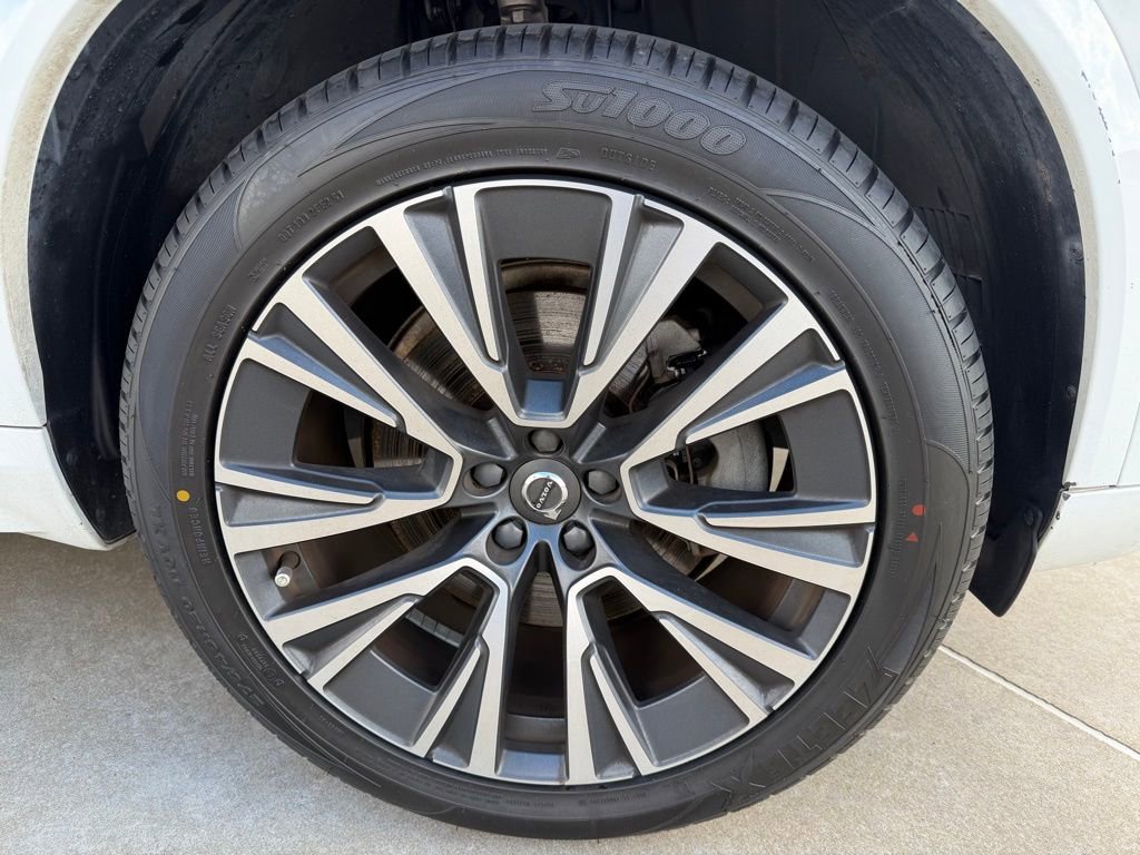 Used 2022 Volvo XC90 T6 Momentum image 9