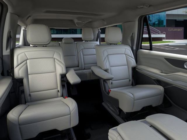 New 2026 Lincoln Navigator L Premier image 11